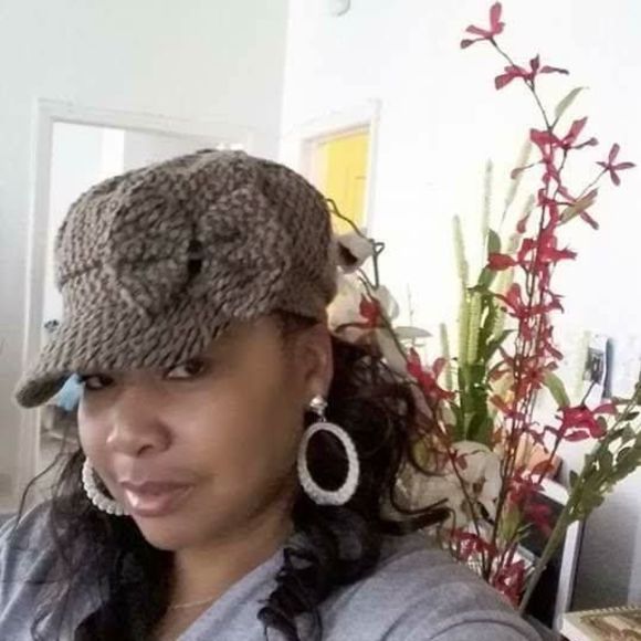 Meet your Posher, Shirley - Picture 1 of 1